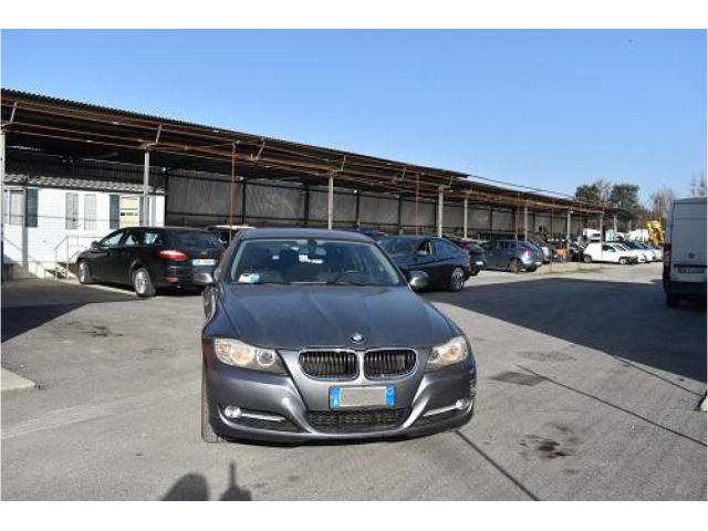 BMW  320d